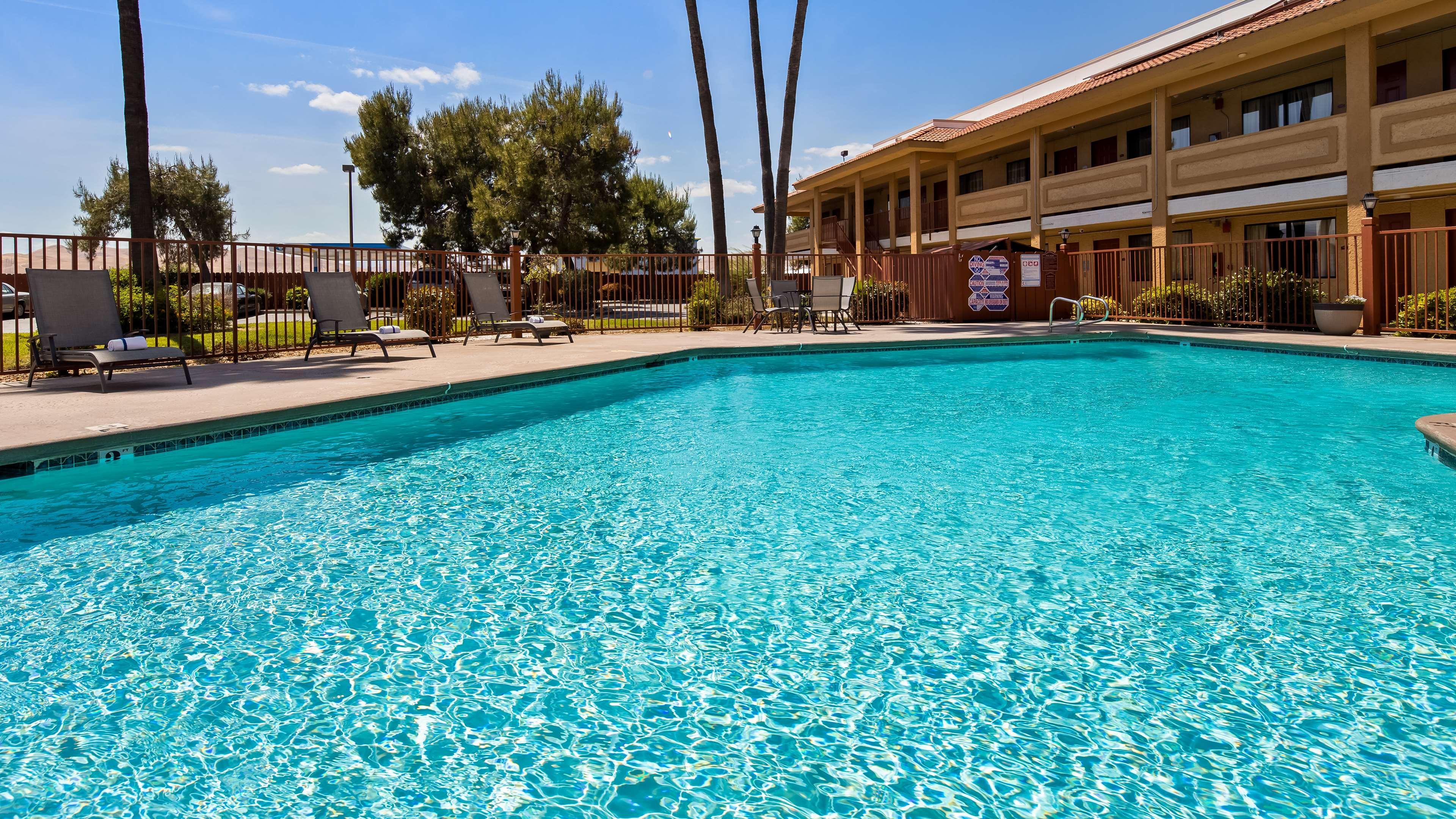 Best Western Apricot Inn Chaney Ranch Exterior foto