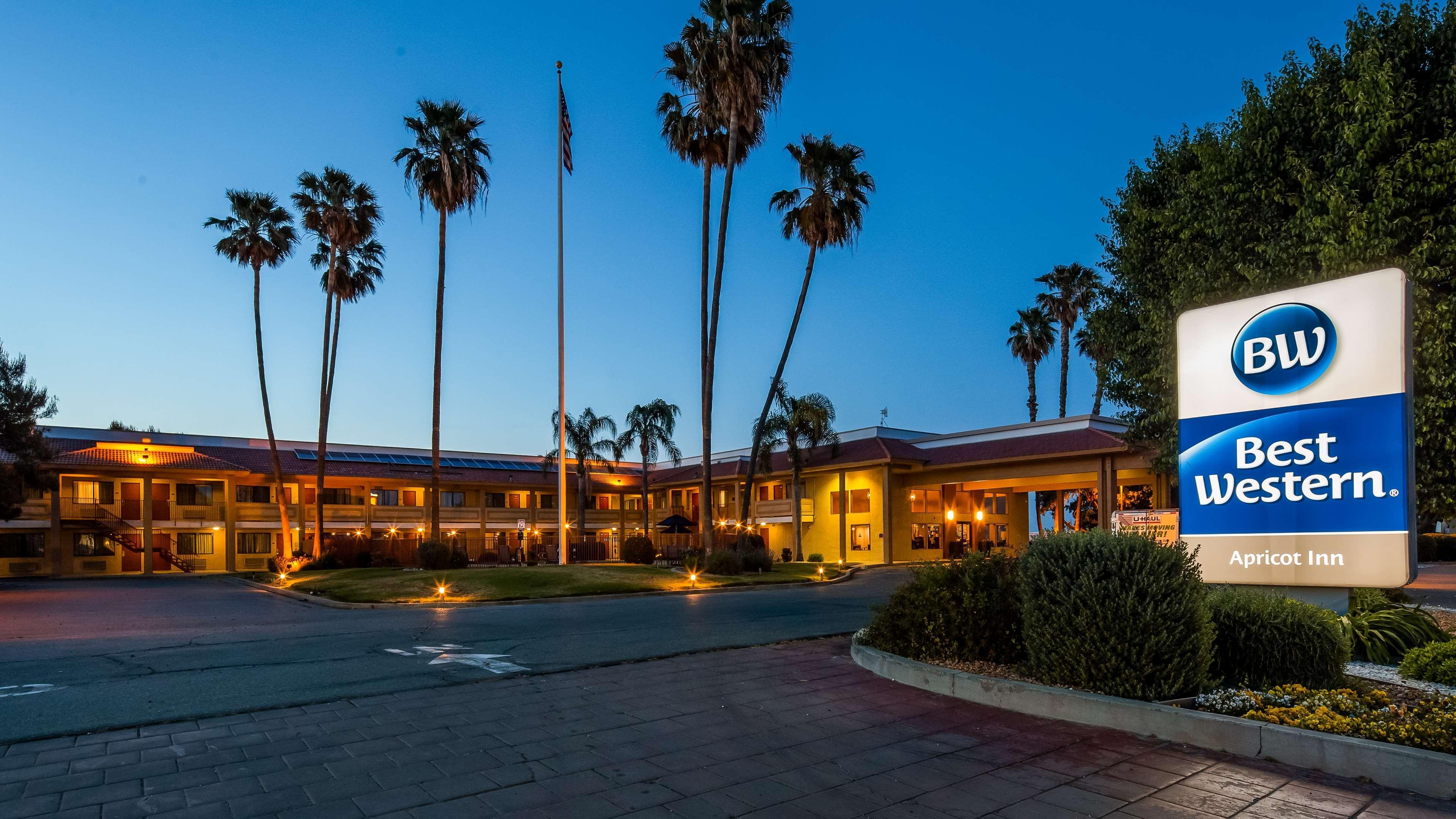 Best Western Apricot Inn Chaney Ranch Exterior foto